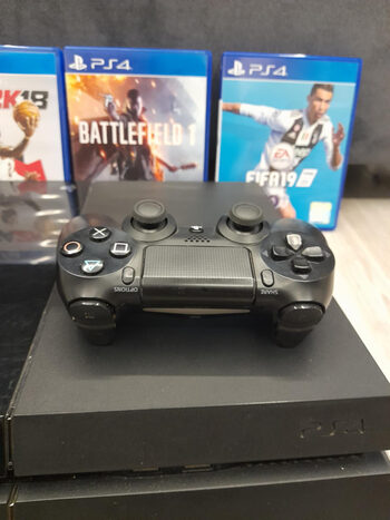 Playstation 4 500GB + 3 žaidimai for sale