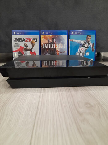 Playstation 4 500GB + 3 žaidimai