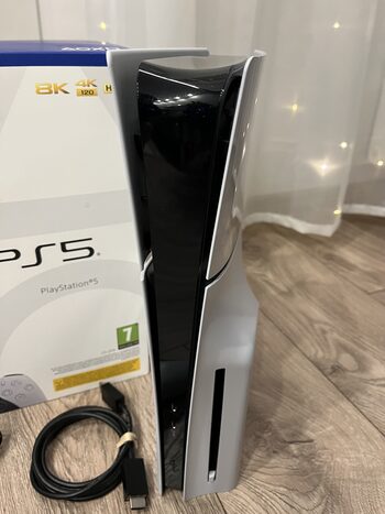 PlayStation 5 Slim, Black & White, 825GB+ŽAIDIMAS for sale