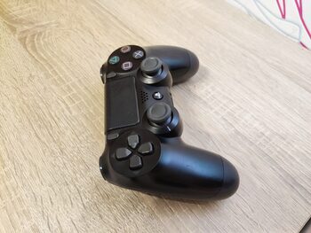 Get Playstation 4 Dualshock 4, V2 juodas originalus pultelis