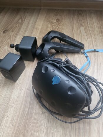 HTC VIVE