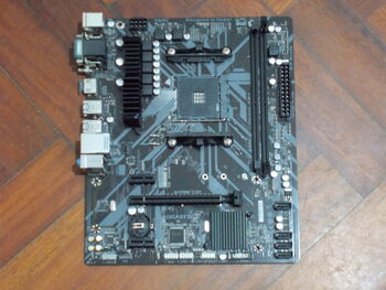 Gigabyte B450M S2H AMD B450 Micro ATX DDR4 AM4 1 x PCI-E x16 Slots Motherboard