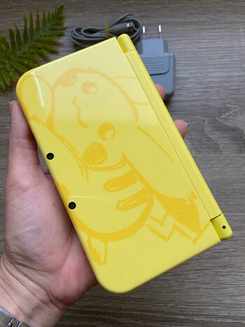 New 3DS XL pikachu + SD 32gb 