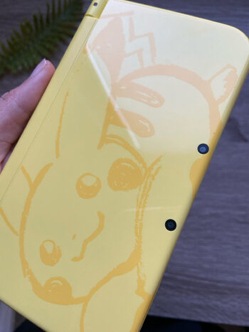 New 3DS XL pikachu + SD 32gb 