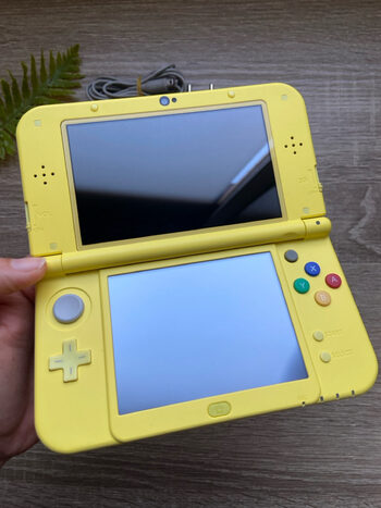 New 3DS XL pikachu + SD 32gb 