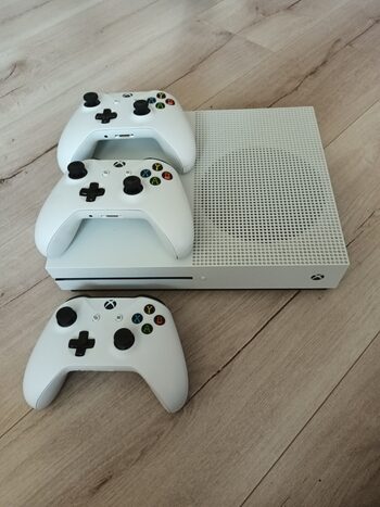 Xbox one S 1T +3 pulteliai