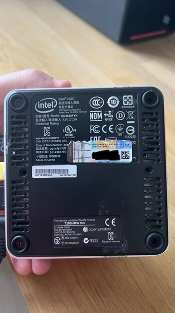 Intel NUC 8GB ram + SSD