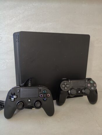 PS4 atrištas PlayStation 4, Black, 1TB Hen 11.00 du pultai, su žaidimais su FC25