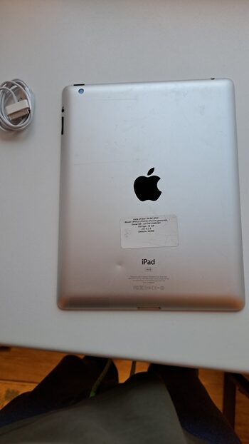 Get Apple iPad 2 CDMA 16GB White