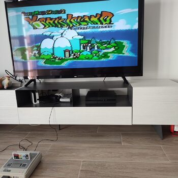 Super Mario World 2: Yoshi's Island SNES