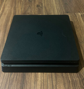 Playstation 4 Slim (825GB)