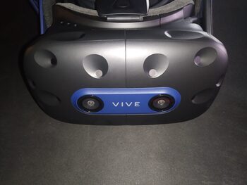  HTC VIVE Pro 2 Virtual Reality Headset + Controllers + SteamVR Base Station 2.0