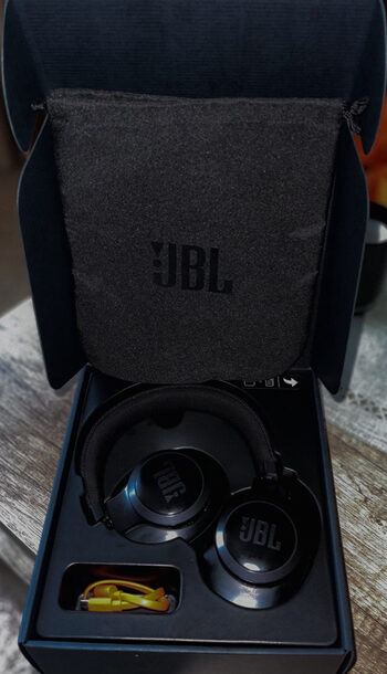 JBL LIVE660NC wireless ausinės