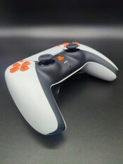 Mando PS5 COMPETITIVO Blanco y Naranja