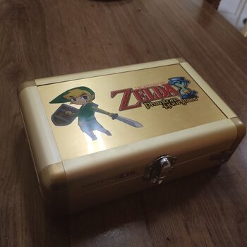 Nintendo DS Lite Zelda Limited Edition. Incluye cofre de guarda.