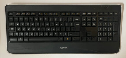 Logitech K800