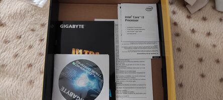 Caja Gigabyte B50M-DS3H-A con drivers