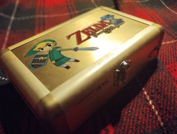 Nintendo DS Lite Gold Zelda Limited Edition and Gold and Gold chest