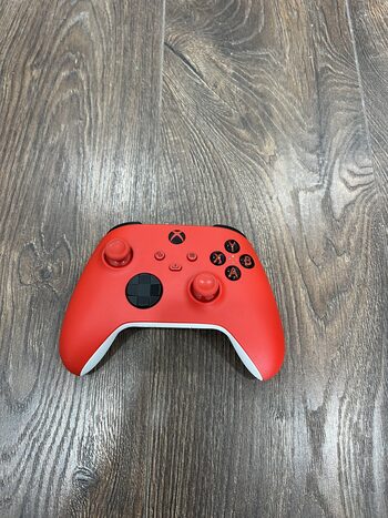 Xbox/one/s/x pultelis orginalus Raudonas/ Su pakraunama baterija