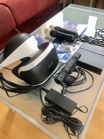 Redeem PlayStation VR + juego VR Worlds + 2 mandos PS Move