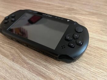 PSP Street (E1004), 32GB, 50+ žaidimų