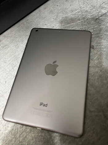 Apple iPad mini 2 32GB Wi-Fi Silver/White