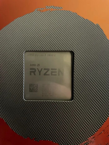 AMD Ryzen 7 3800X 3.9-4.5 GHz AM4 8-Core CPU