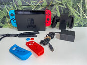 Nintendo Switch V2 con accesorios for sale