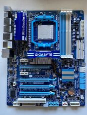 Gigabyte GA-890FXA-UD5 AMD 890FX ATX DDR3 AM3 4 x PCI-E x16 Slots Motherboard