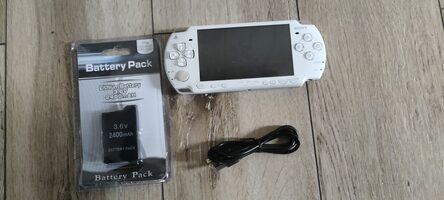 PSP 2000, White, 8GB