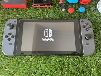 Nintendo Switch V2 con accesorios