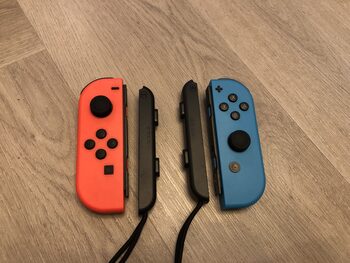 Mėlyni/Raudoni Nintendo Switch Joycon Pulteliai