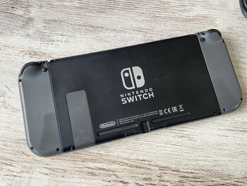 Redeem Nintendo Switch V2 con accesorios 