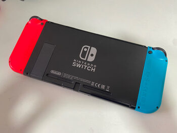 Nintendo Switch V2 con accesorios