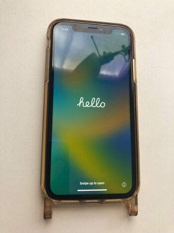 Apple iPhone XR 64GB White