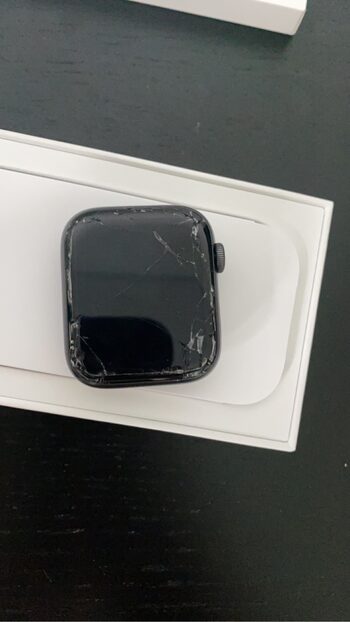 Redeem Apple Watch SE GPS Silver