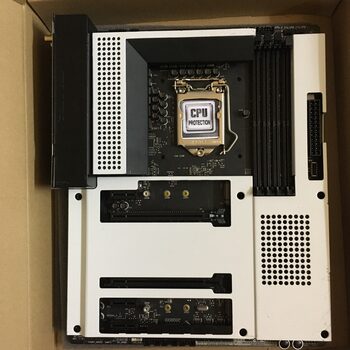 NZXT N7 Z490 Intel Z490 ATX DDR4 LGA1200 2 x PCI-E x16 Slots Motherboard