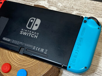 Nintendo Switch con Accesorios (protector de pantalla) 