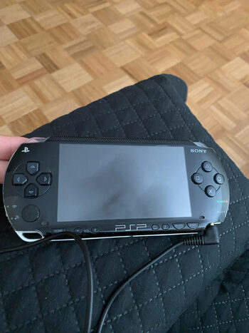 PSP 1004 + juegos for sale