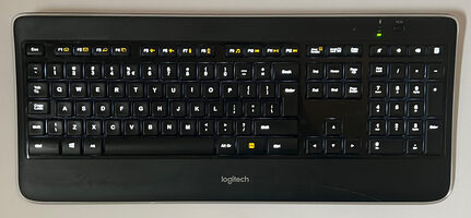 Logitech K800