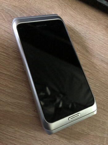 Nokia E7 Silver White