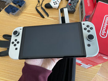 Nintendo Switch OLED blanca + accesorios 