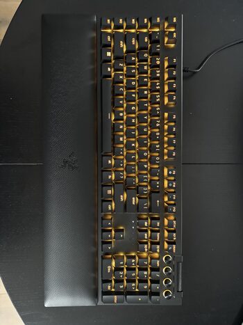 Get RGB MECHANINĖ RAZER BLACKWIDOW V4 KLAVIATŪRA