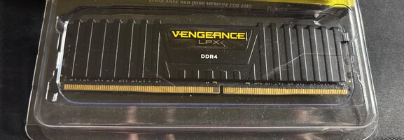 Corsair Vengeance LPX DDR4 - 1x16GB 2400mhz