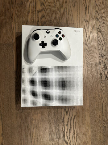 XBOX ONE S 365GB!