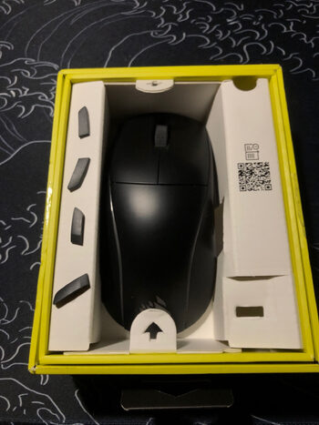 Corsair M75 Wireless belaidė pelė