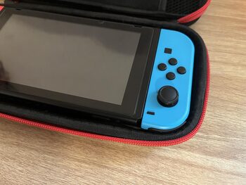 Nintendo Switch, Blue & Red, 32GB su Mario žaidimu