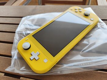 Nintendo Switch Lite + Caja