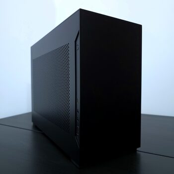 MINI ITX Ryzen 5 7600X3D B650 WiFi 32GB DDR5 2TB NVMe SSD RTX 5070 OC 12GB