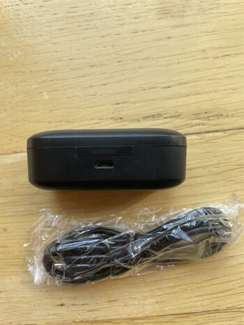 Juodos aukey bluetooth ausines